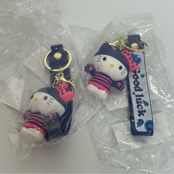 Hello Kitty Dress Up 3D Silicone Keychain - Picture 2 of 5